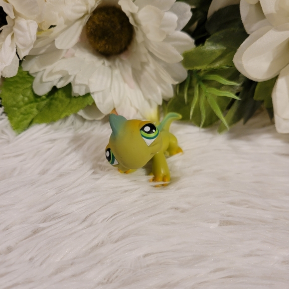 2/$10 Littlest Pet Shop Authentic LPS #254 Green Iguana Lizard Green Eyes - Picture 2 of 12